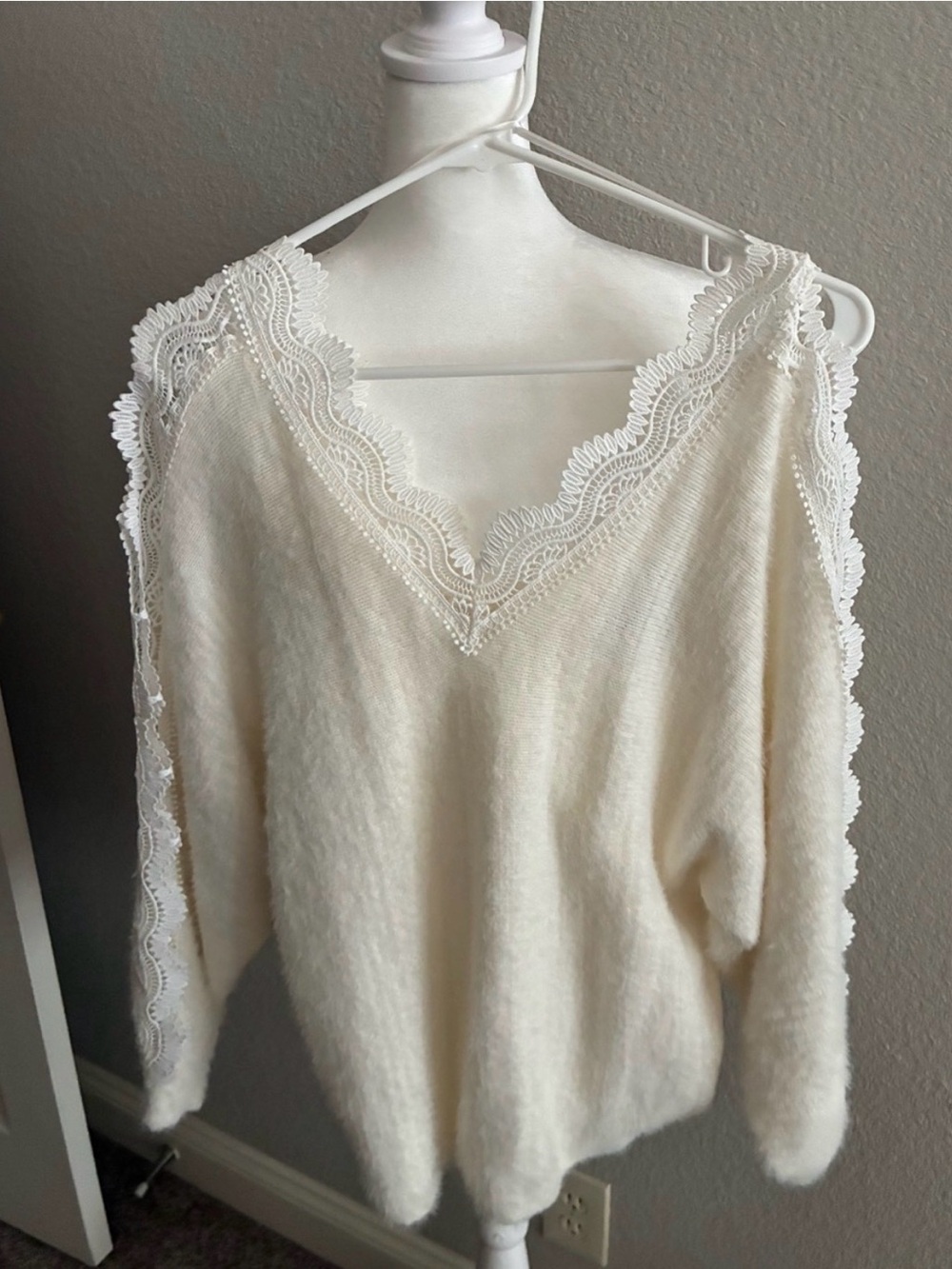 Aakaa Lace trim V neck soft sweater- never worn but has small snag on arm